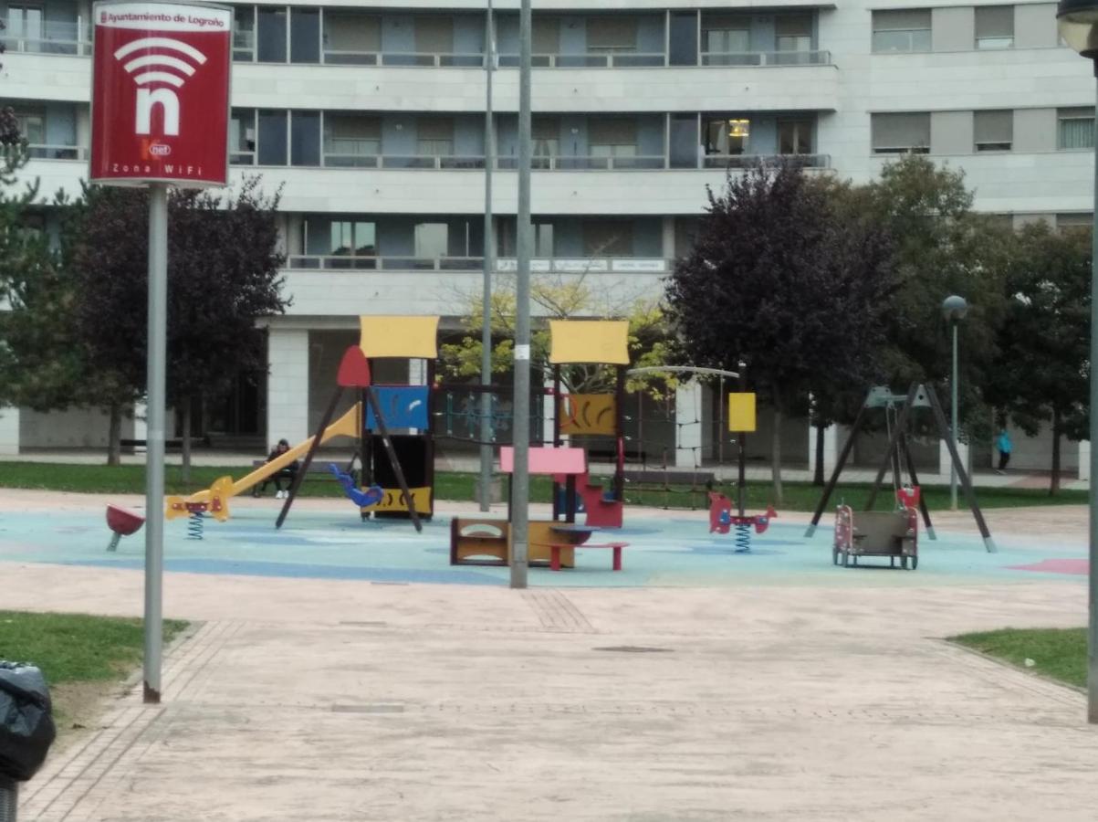 Apartamento Los Lirios Logrono Bagian luar foto